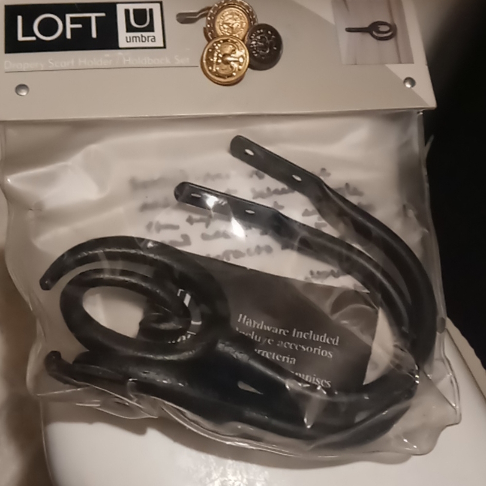 DRAPERY SCARF HOLDER SET